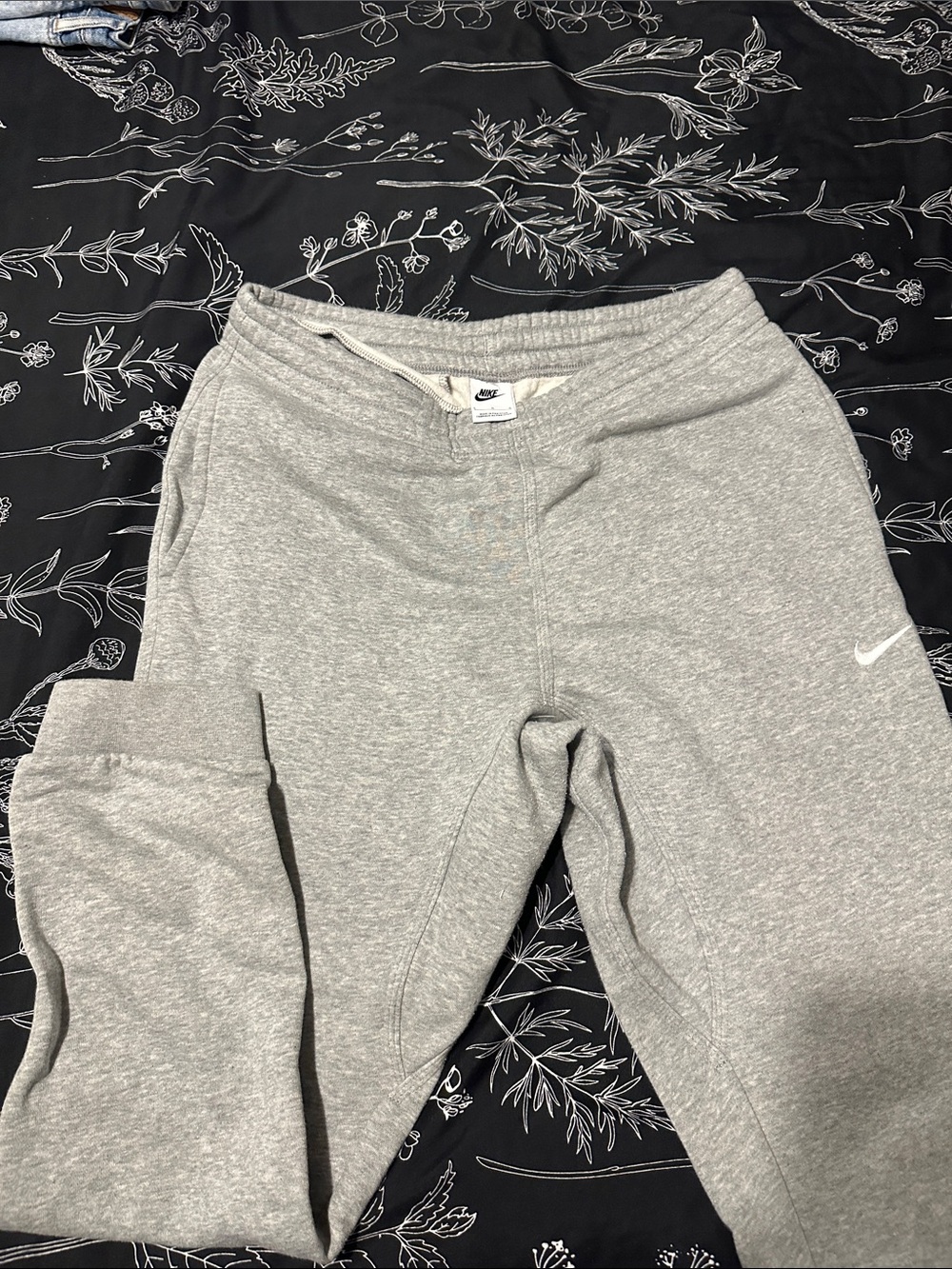 Nike Kids Light Gray Fleece Joggers with Swoosh